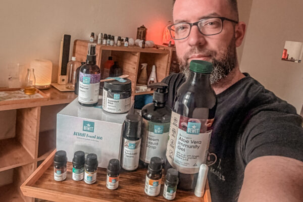 Jakub z JL Masáže představuje instagramovou soutěž o balíček pro domácí relaxaci v hodnotě 2590 Kč s produkty BEWIT